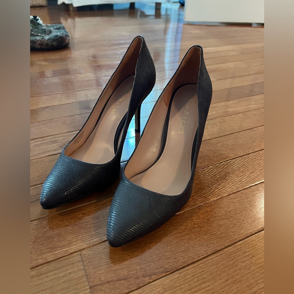 Size 8 Enzo Angiolini purple kitten heels